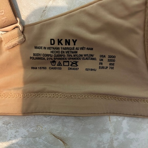 DKNY T-Shirt Bra Everyday Comfort Underwire Support Nude Size 34B - Picture 6 of 6